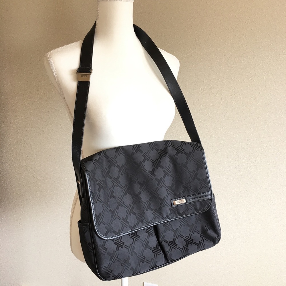 Tumi Leather/Nylon Messenger EUC
